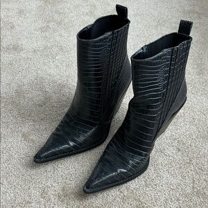 Zara black crocodile-embossed cowboy heeled ankle boots women’s 6.5